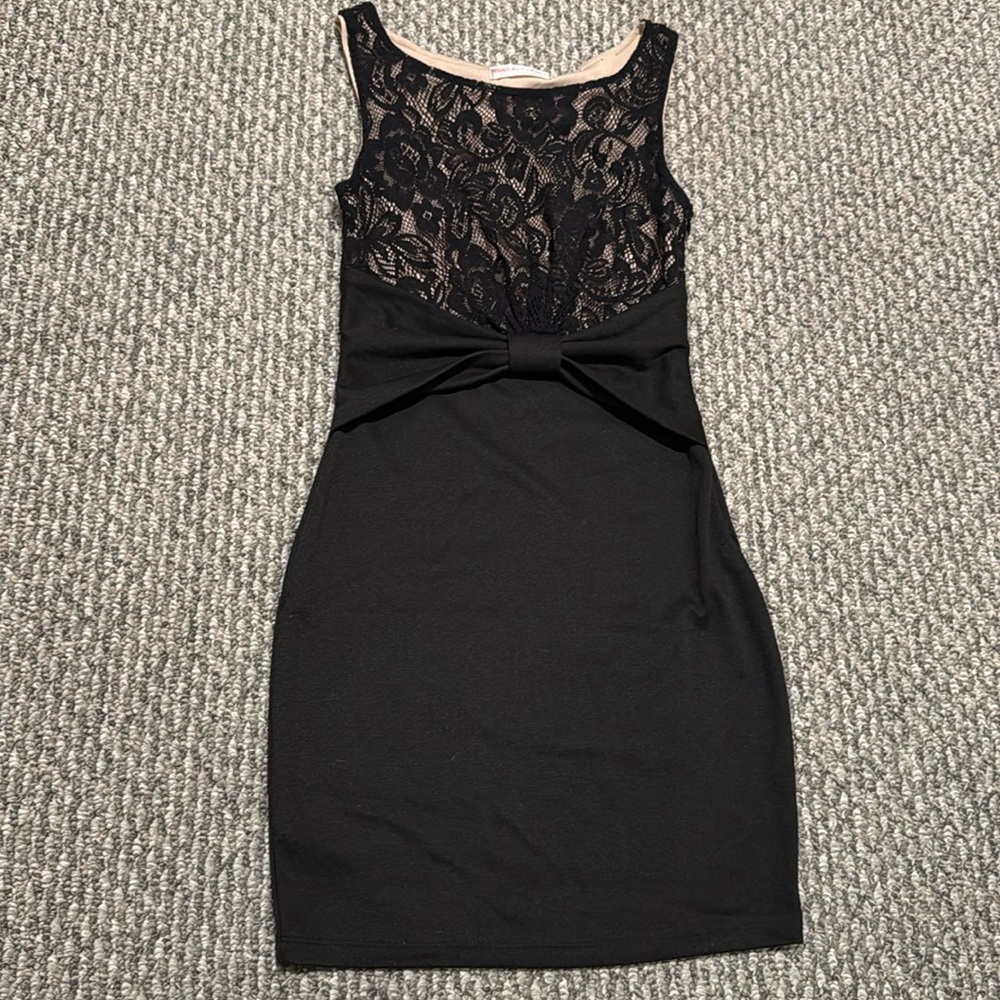 A’Gaci lace bow bodycon dress